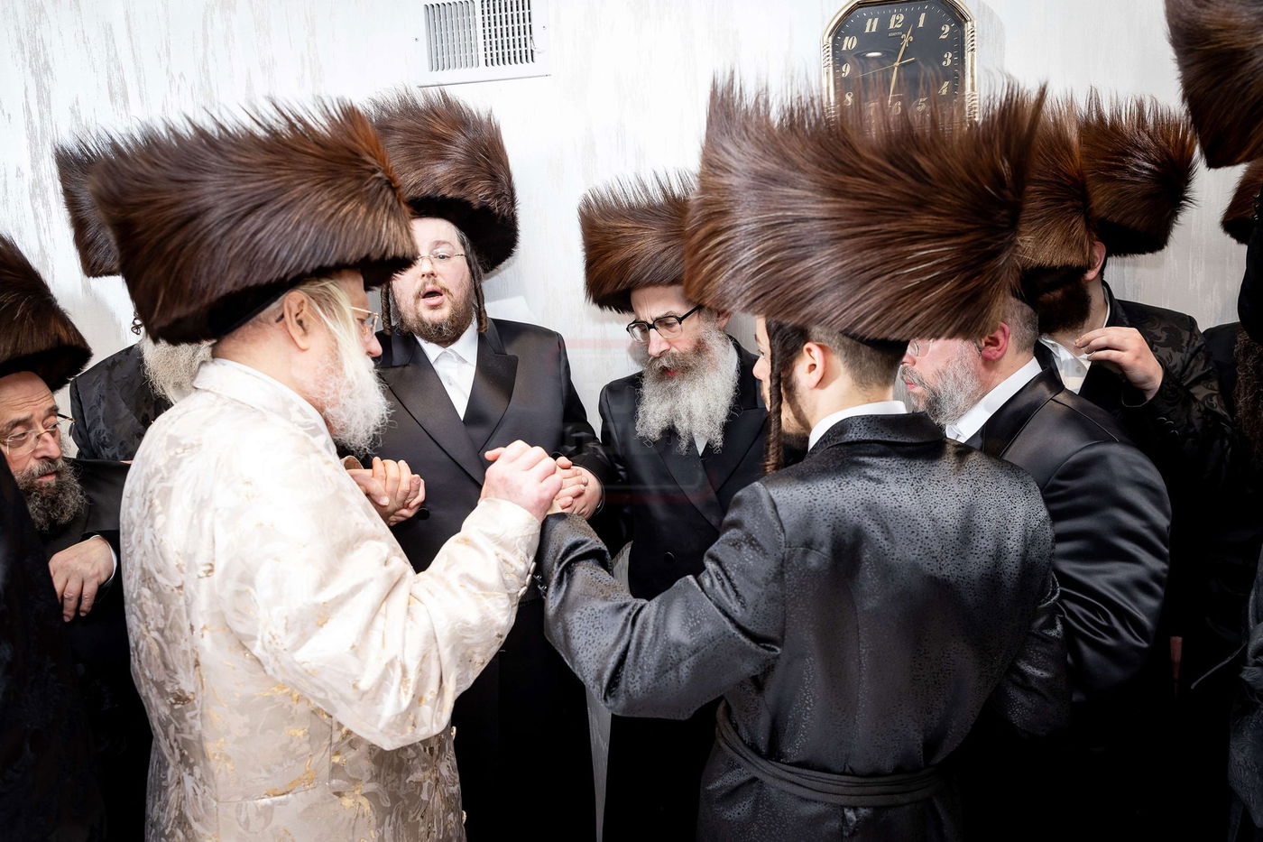 שמחת השבע ברכות בביתו של האדמו''ר ממונקאטש 