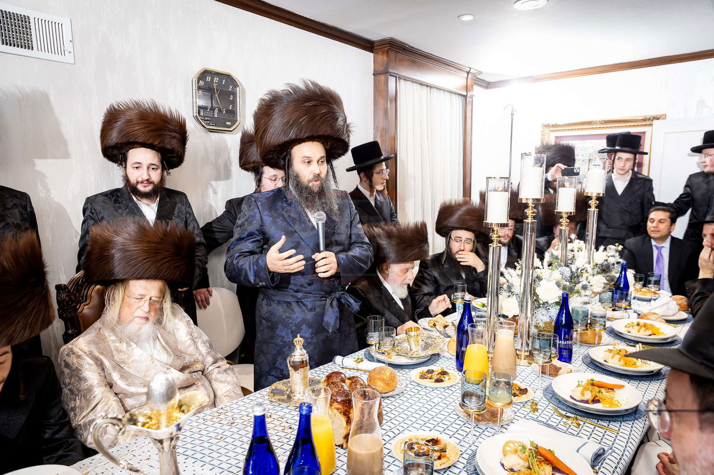 שמחת השבע ברכות בביתו של האדמו''ר ממונקאטש 