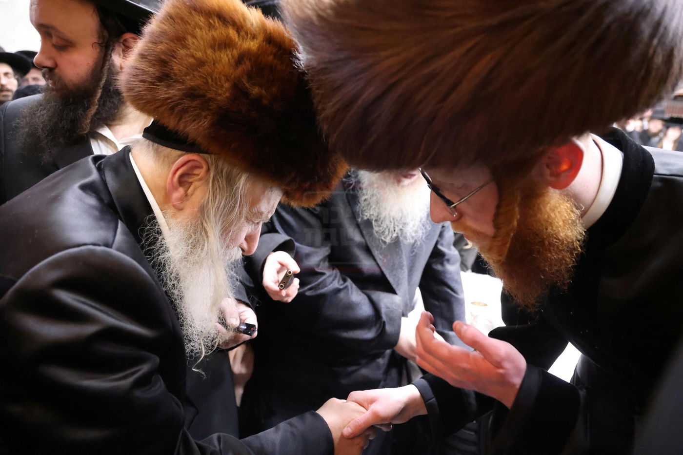 שמחת הברית בחצרות אמשינוב - קרעטשניף