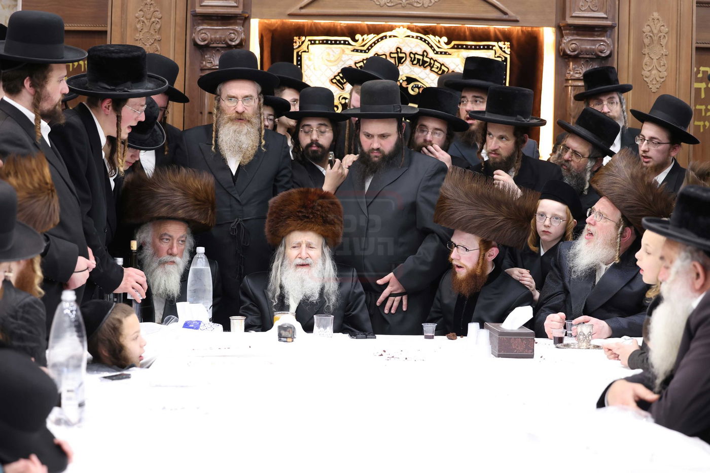 שמחת הברית בחצרות אמשינוב - קרעטשניף