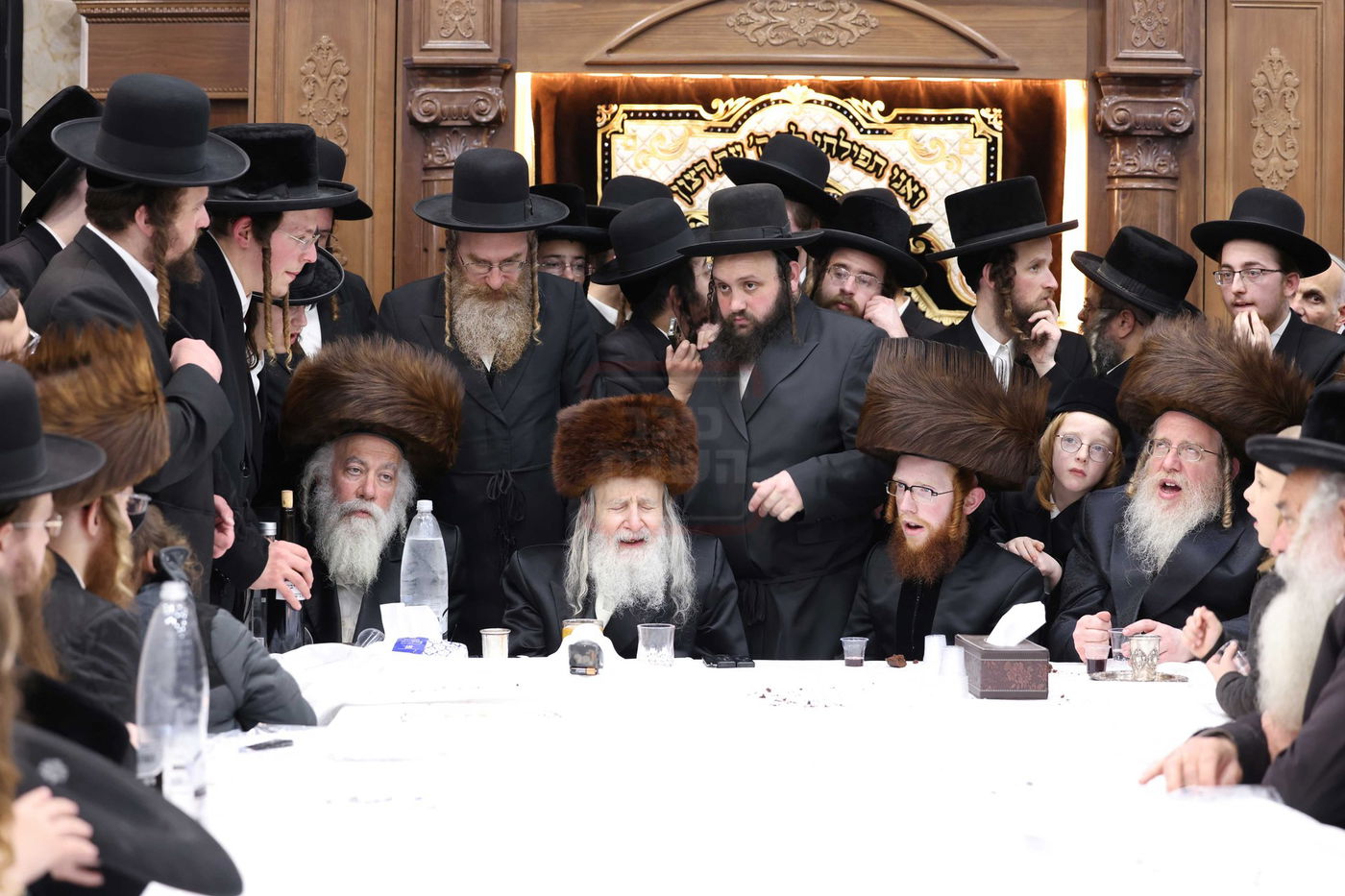 שמחת הברית בחצרות אמשינוב - קרעטשניף