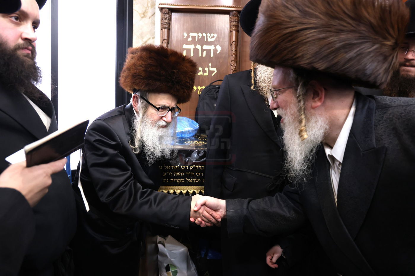 שמחת הברית בחצרות אמשינוב - קרעטשניף