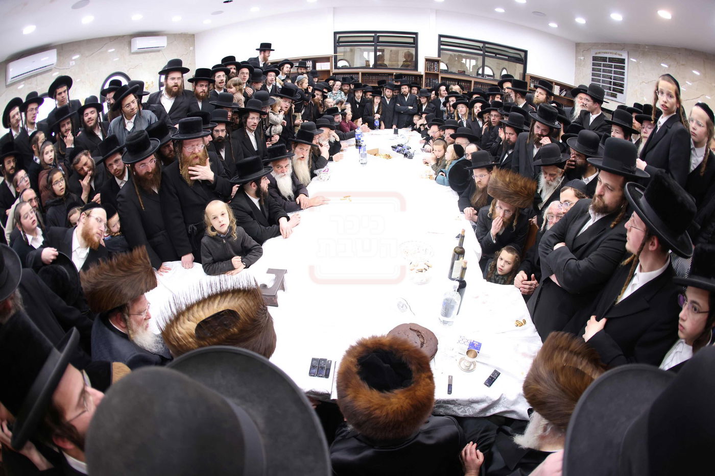 שמחת הברית בחצרות אמשינוב - קרעטשניף