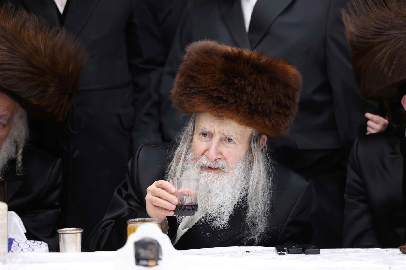 שמחת הברית בחצרות אמשינוב - קרעטשניף