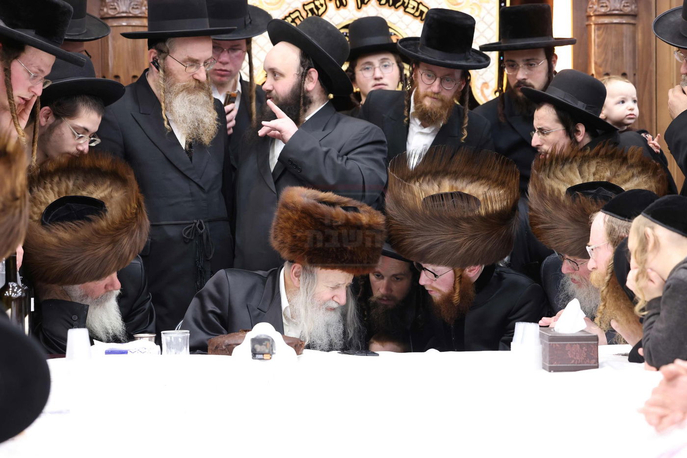 שמחת הברית בחצרות אמשינוב - קרעטשניף