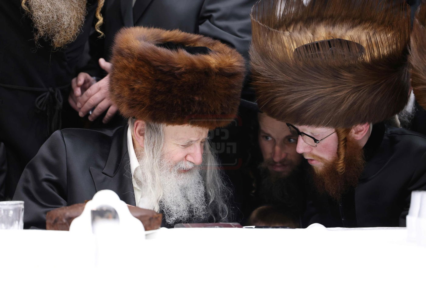 שמחת הברית בחצרות אמשינוב - קרעטשניף