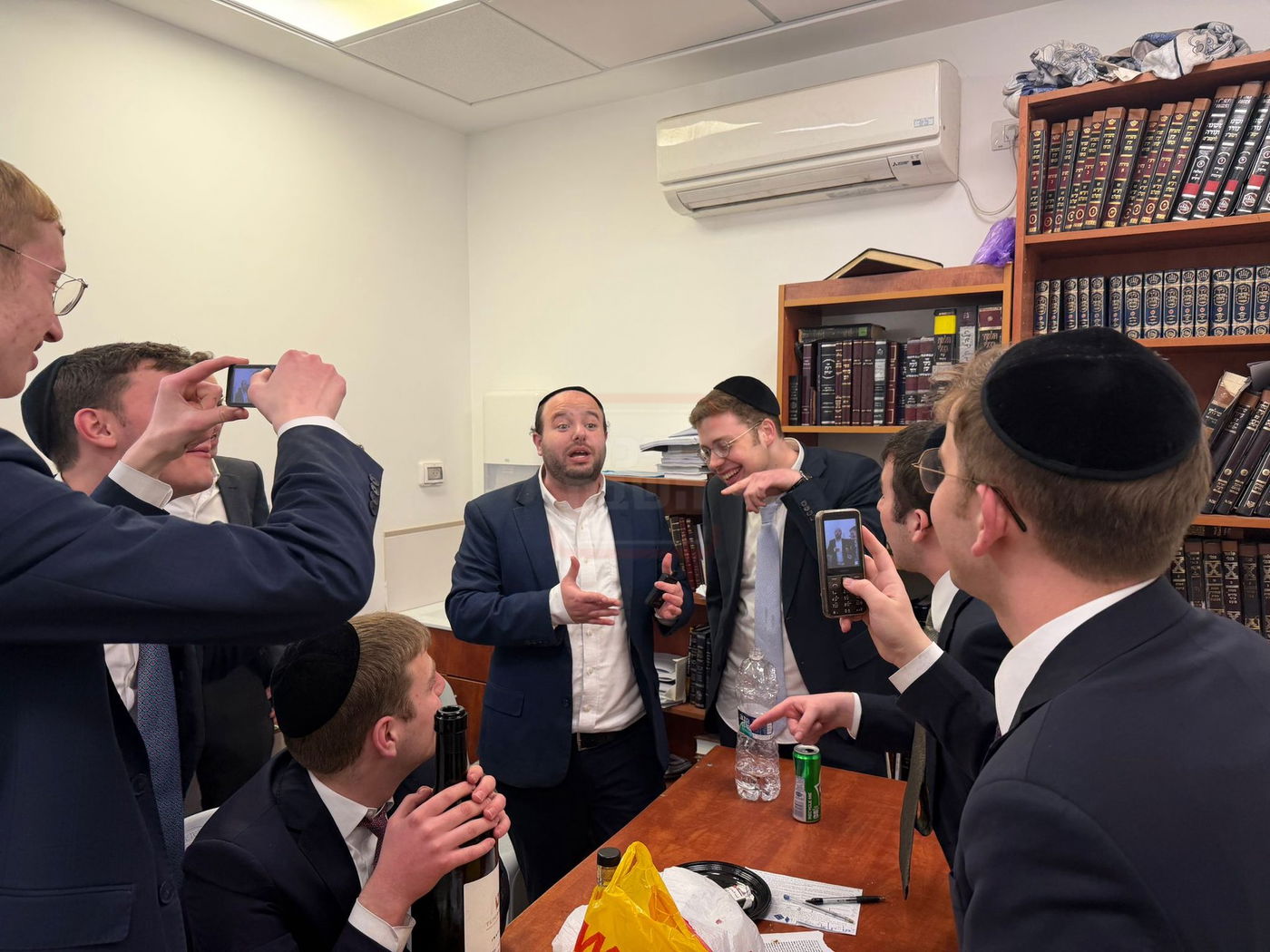 מפורים ועד המלחמה | 'זופניק בכיכר' עם כל התמונות, הנייעס והחשיפות של השבוע