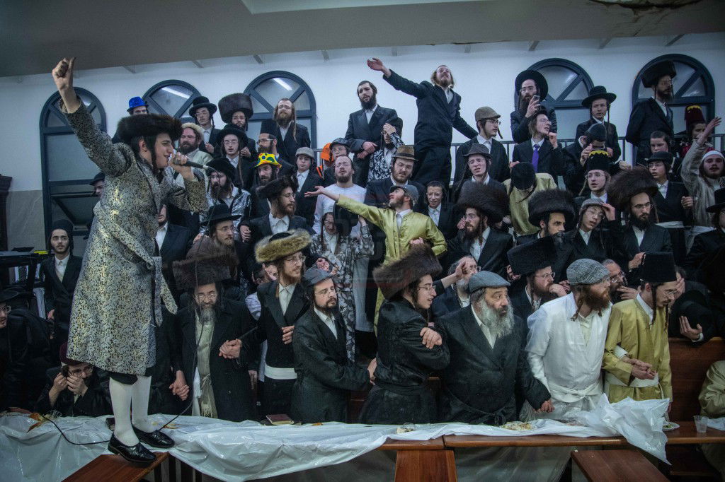 שושן פורים בחצה"ק ניקלשבורג