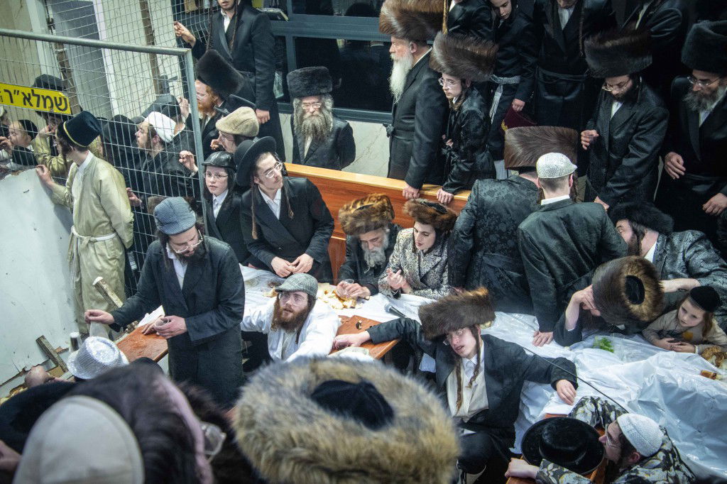 שושן פורים בחצה"ק ניקלשבורג