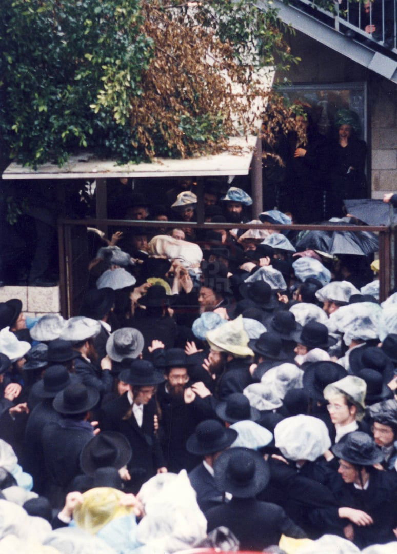 מסע הלוויית הרבי ה'פני מנחם' מגור זיע"א 