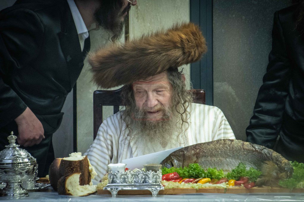 שושן פורים בחצה"ק ניקלשבורג