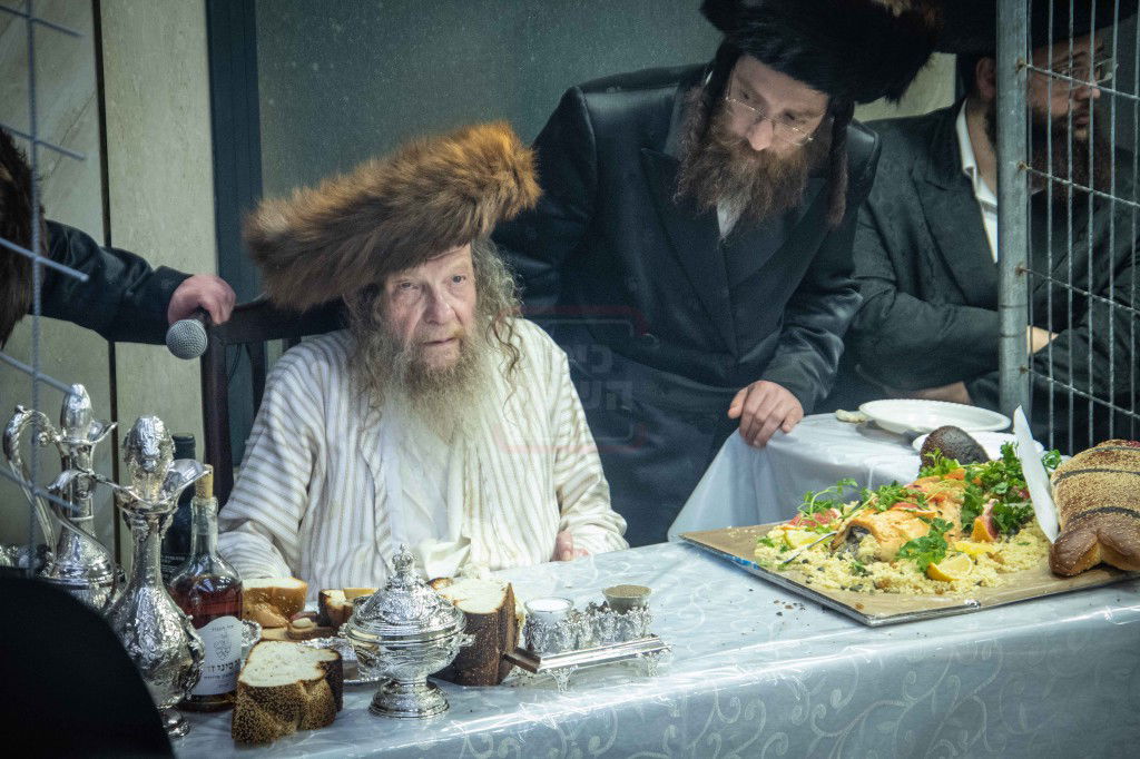 שושן פורים בחצה"ק ניקלשבורג