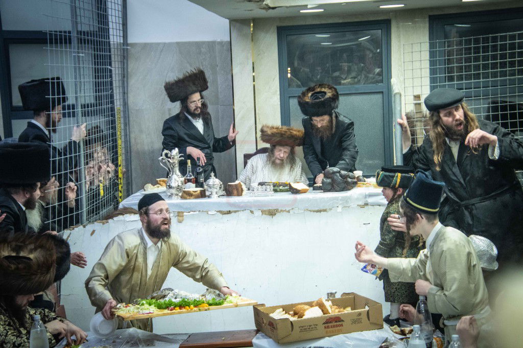 שושן פורים בחצה"ק ניקלשבורג