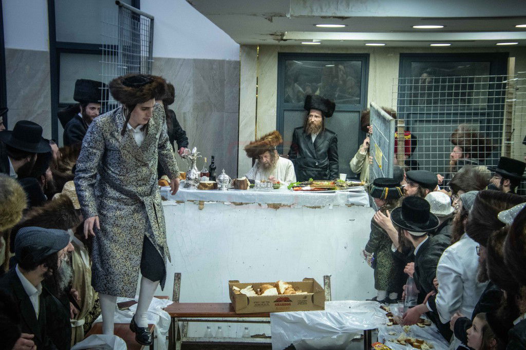 שושן פורים בחצה"ק ניקלשבורג