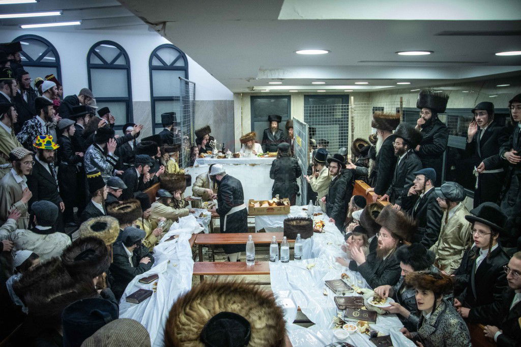 שושן פורים בחצה"ק ניקלשבורג