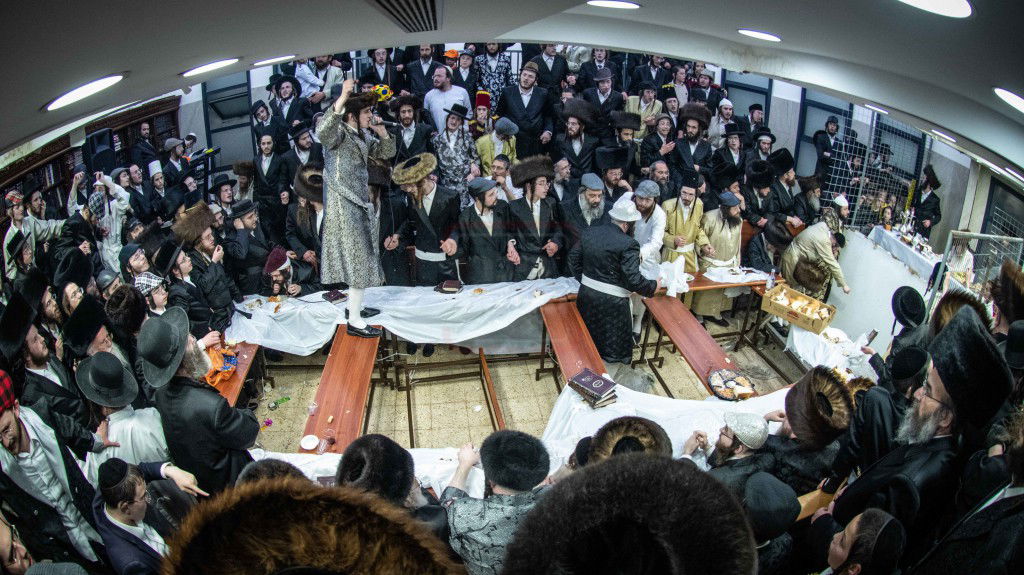 שושן פורים בחצה"ק ניקלשבורג