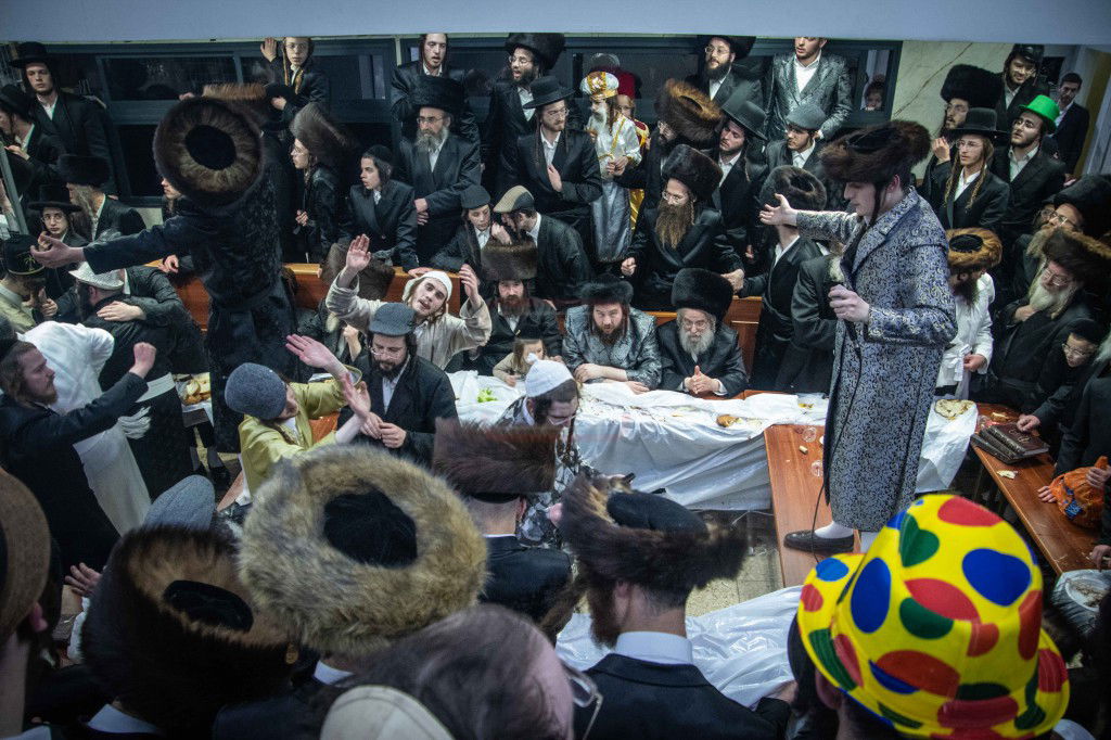 שושן פורים בחצה"ק ניקלשבורג