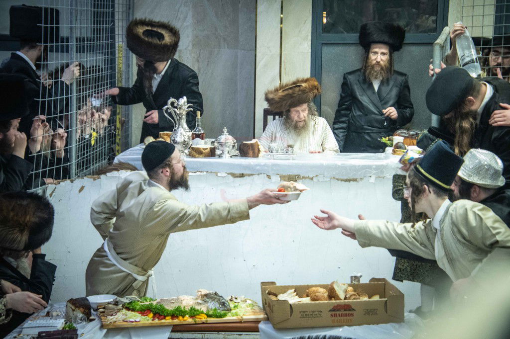 שושן פורים בחצה"ק ניקלשבורג