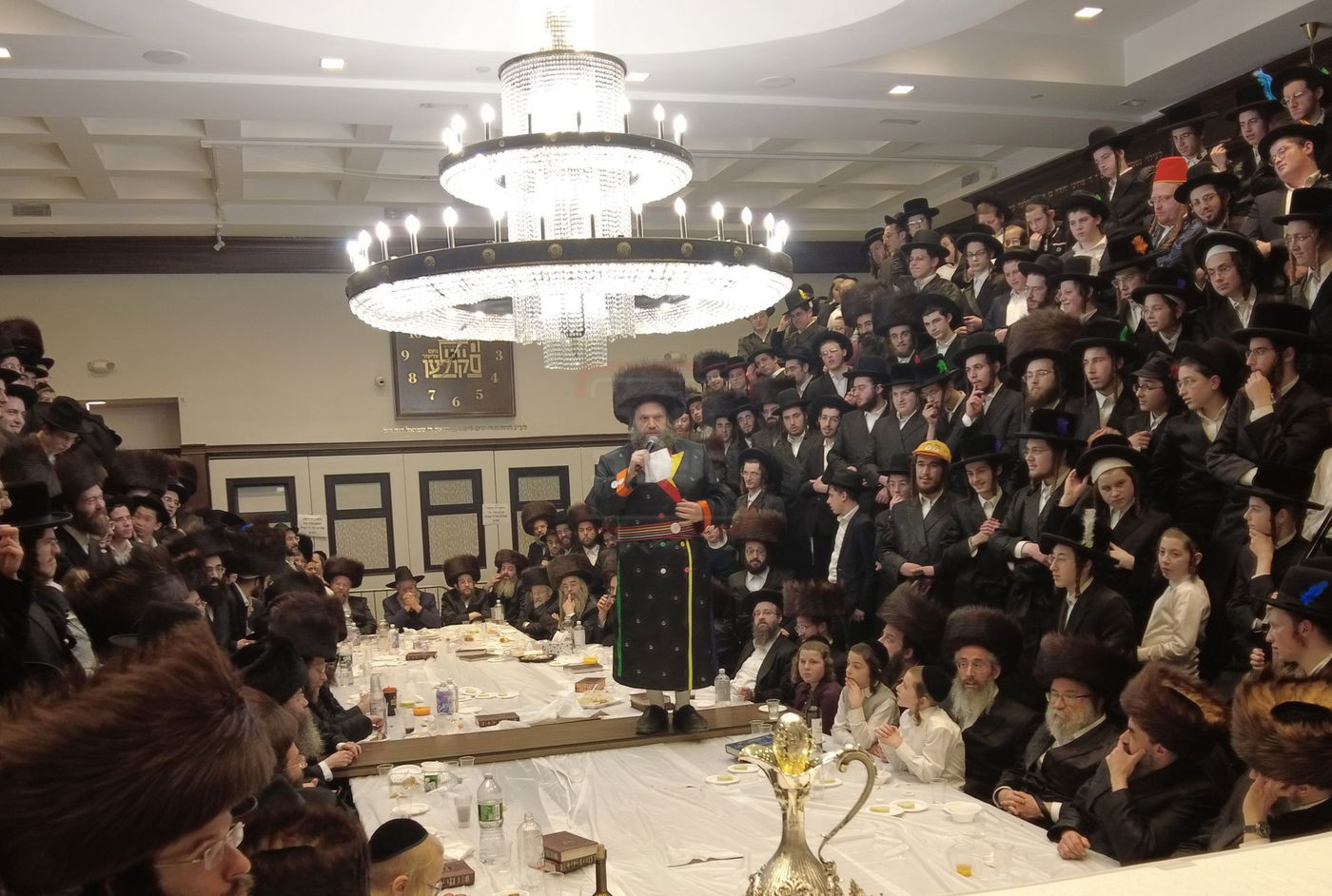 הפורים רב בפורים בחצה"ק סקולען לייקווד