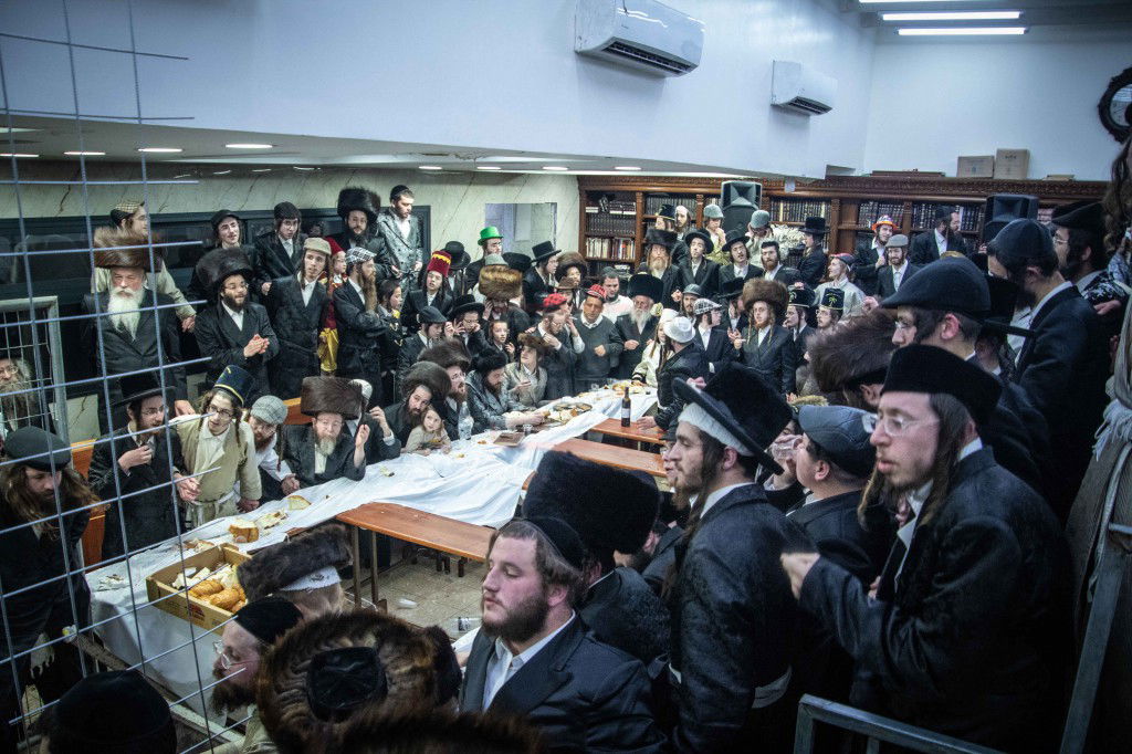 שושן פורים בחצה"ק ניקלשבורג