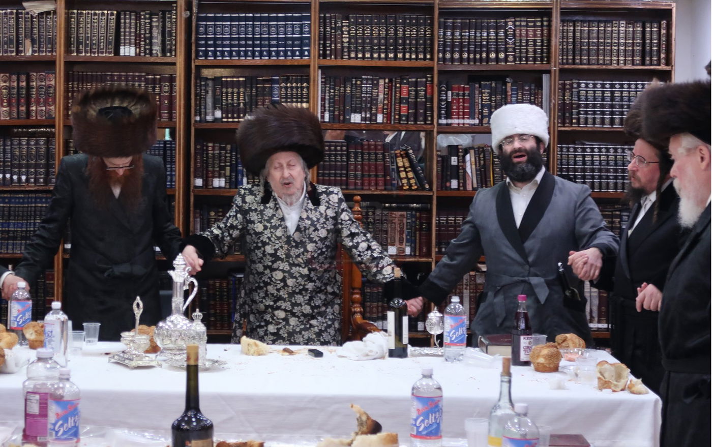 פורים בחצה"ק סקאליע 