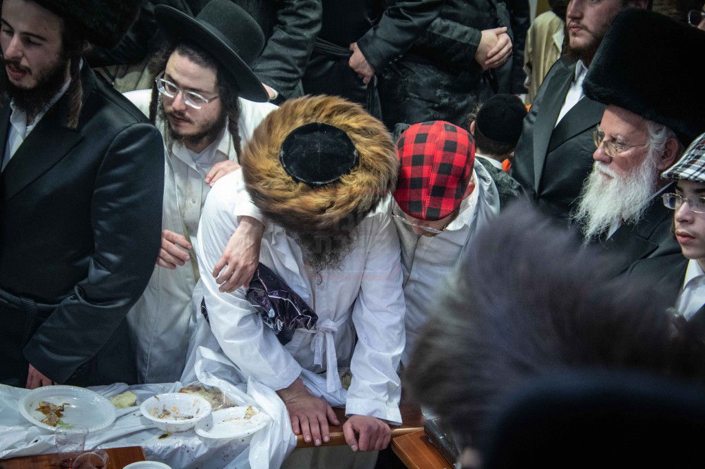 שושן פורים בחצה"ק ניקלשבורג