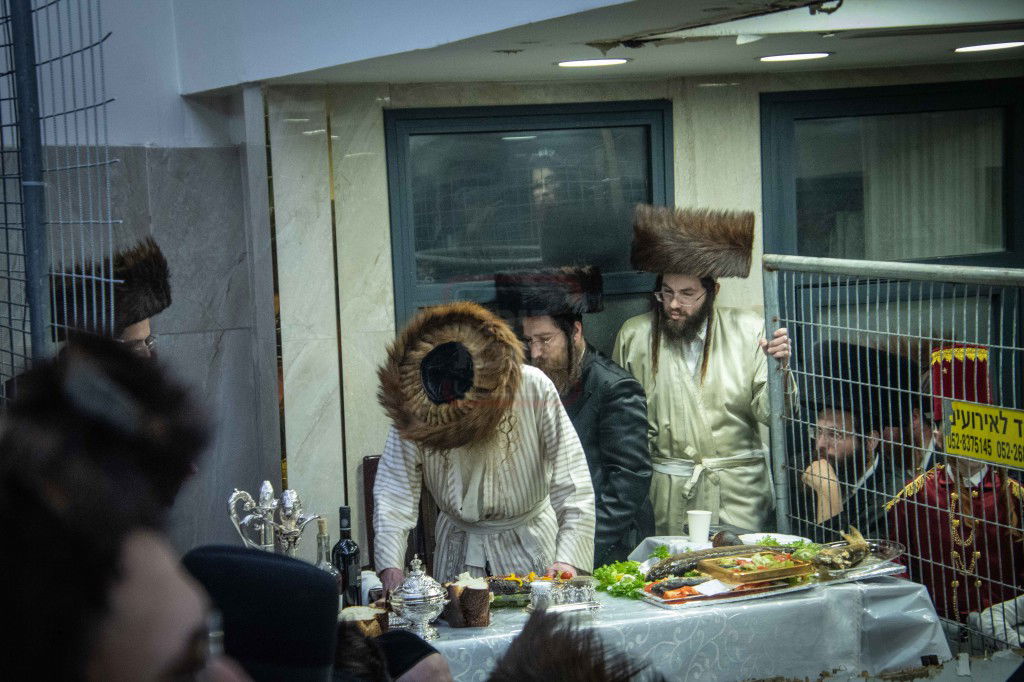 שושן פורים בחצה"ק ניקלשבורג