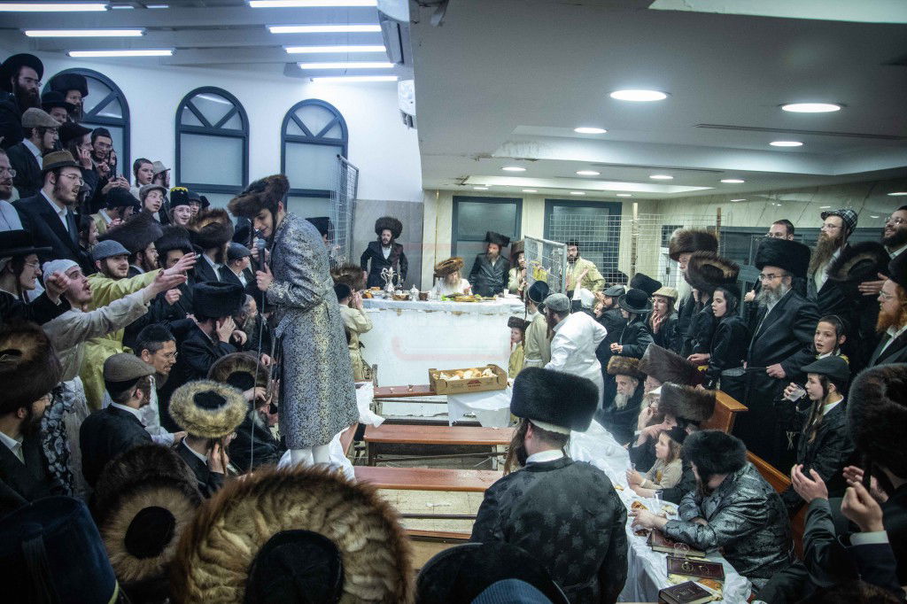 שושן פורים בחצה"ק ניקלשבורג