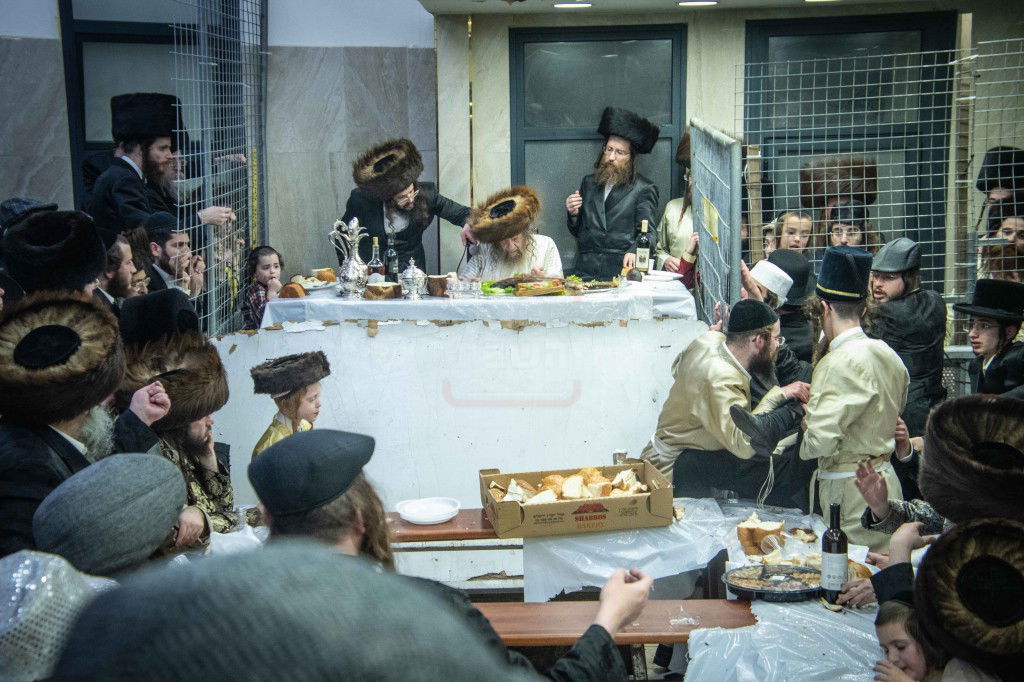 שושן פורים בחצה"ק ניקלשבורג