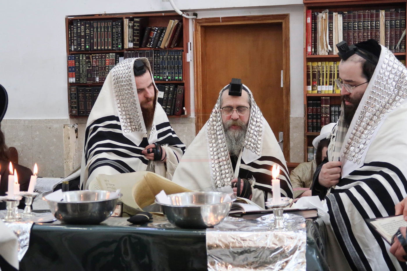 פורים בחצה"ק קרעטשניף סיגעט