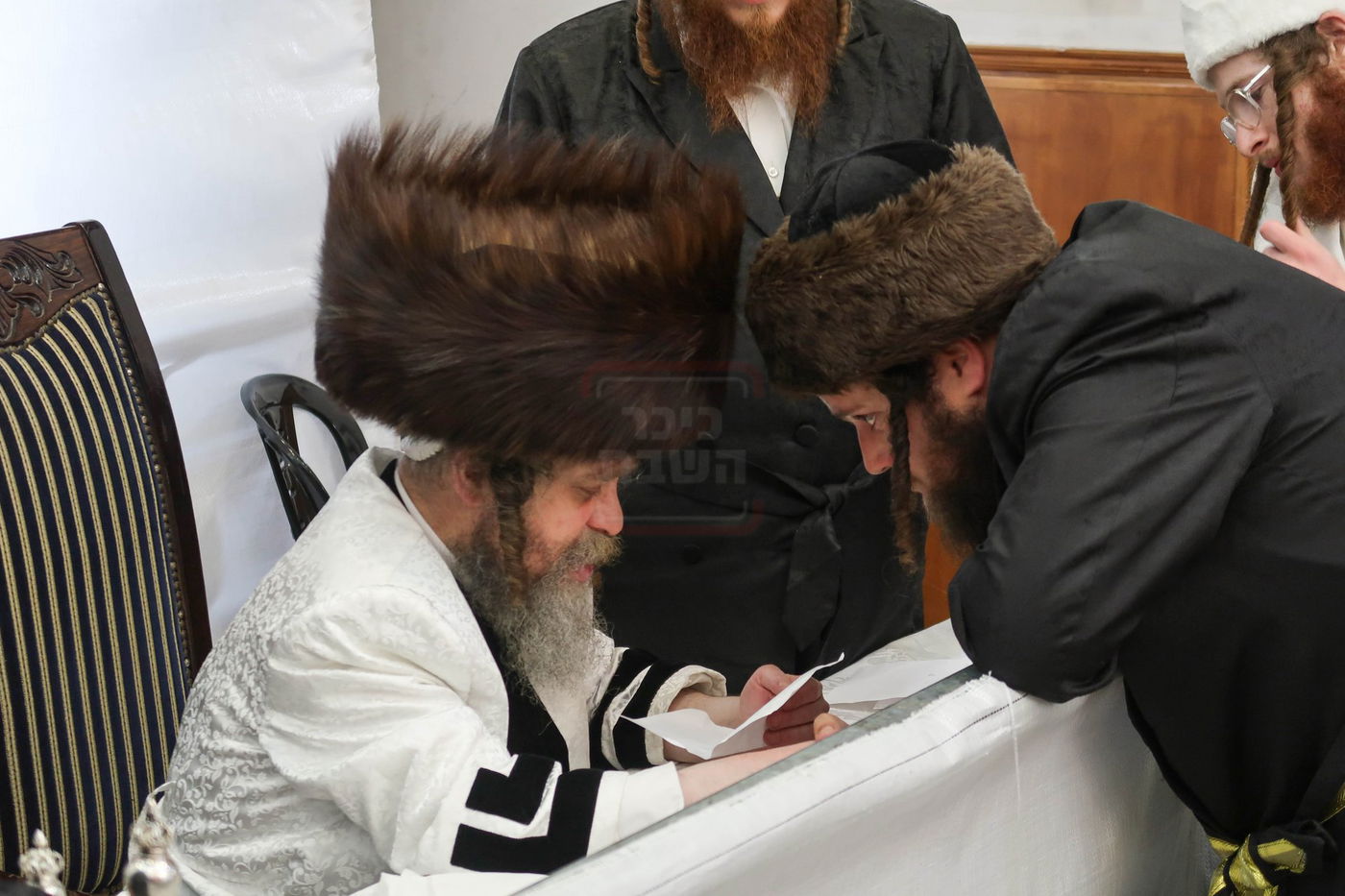 פורים בחצה"ק קרעטשניף סיגעט