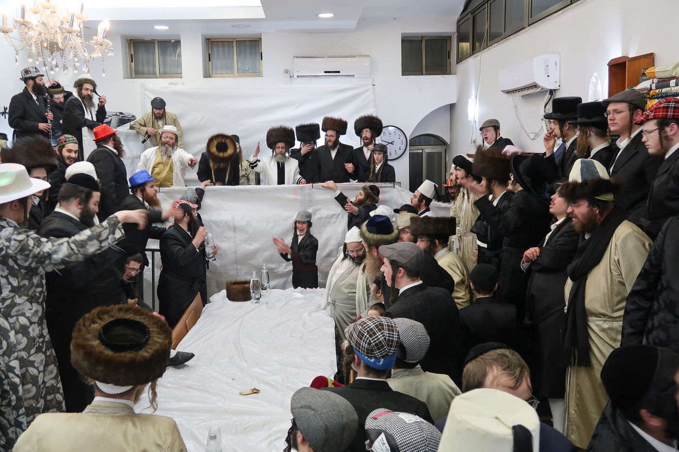 פורים בחצה"ק קרעטשניף סיגעט