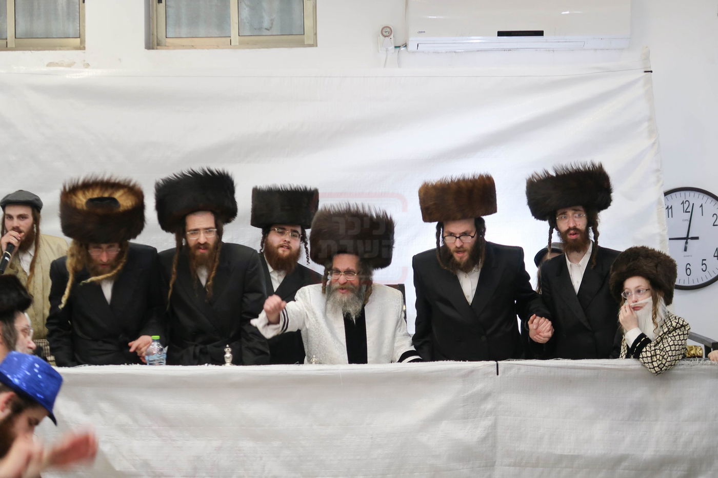 פורים בחצה"ק קרעטשניף סיגעט