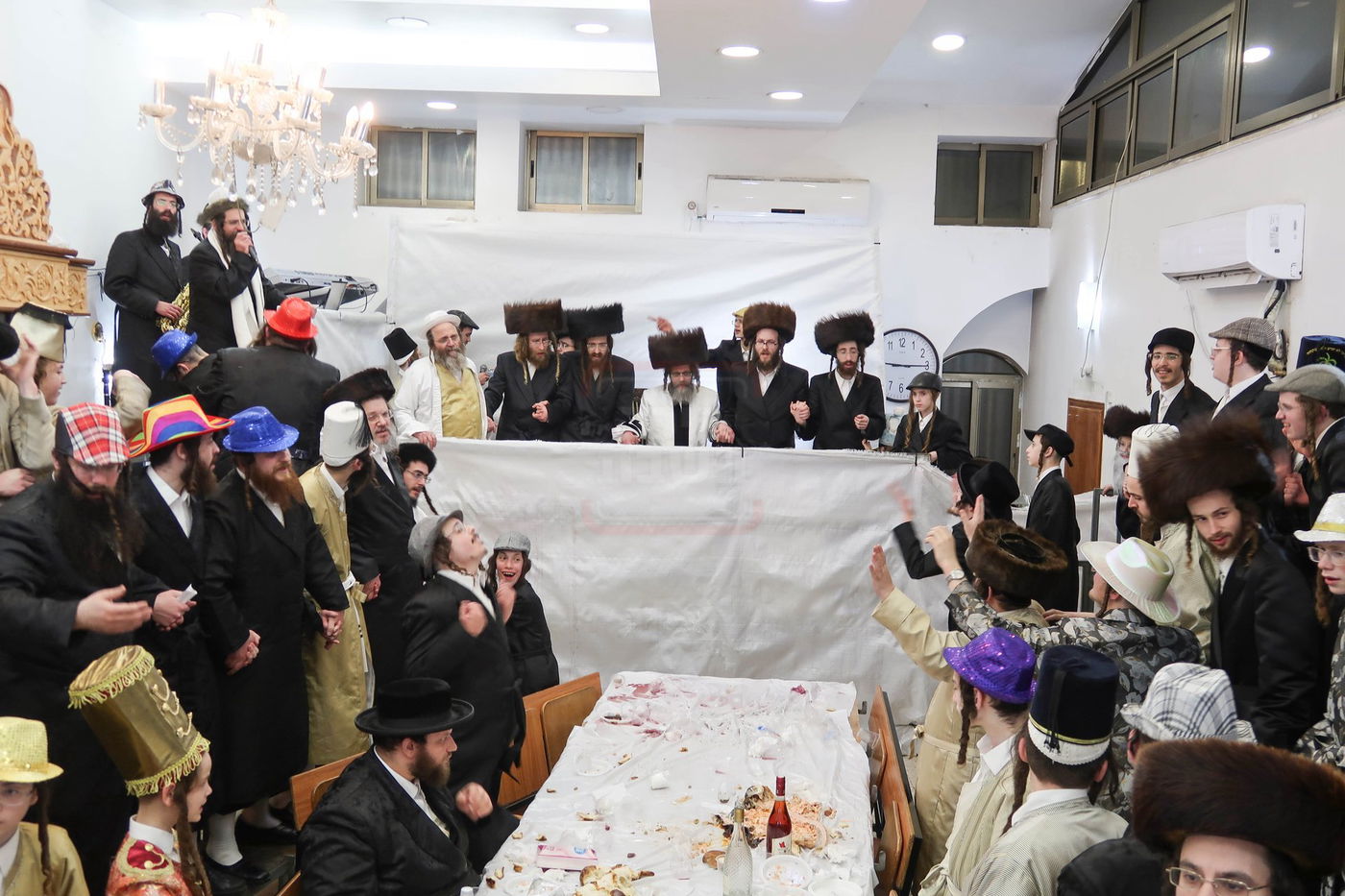 פורים בחצה"ק קרעטשניף סיגעט