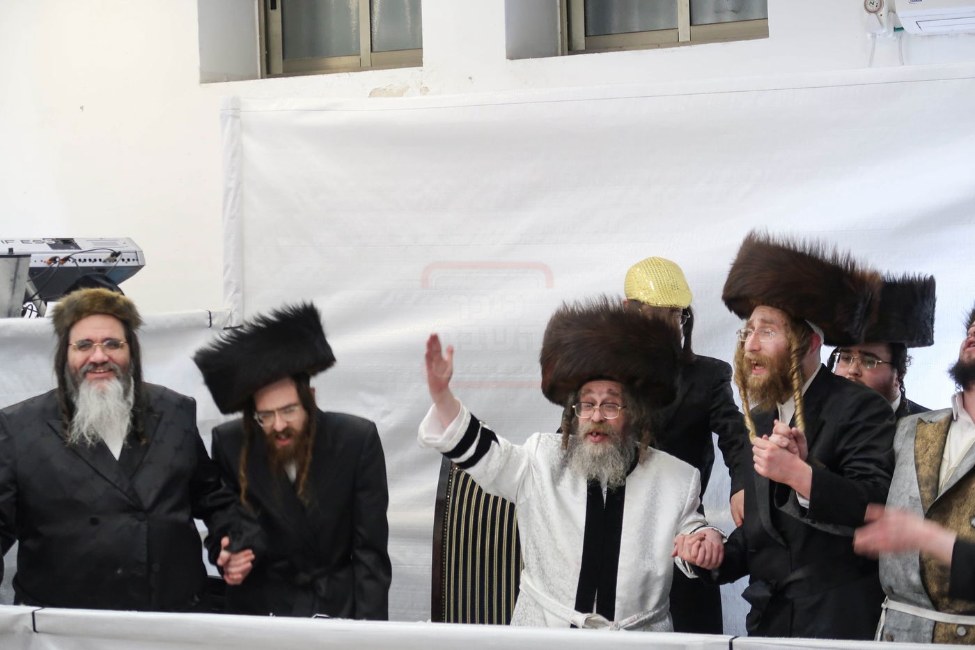 פורים בחצה"ק קרעטשניף סיגעט