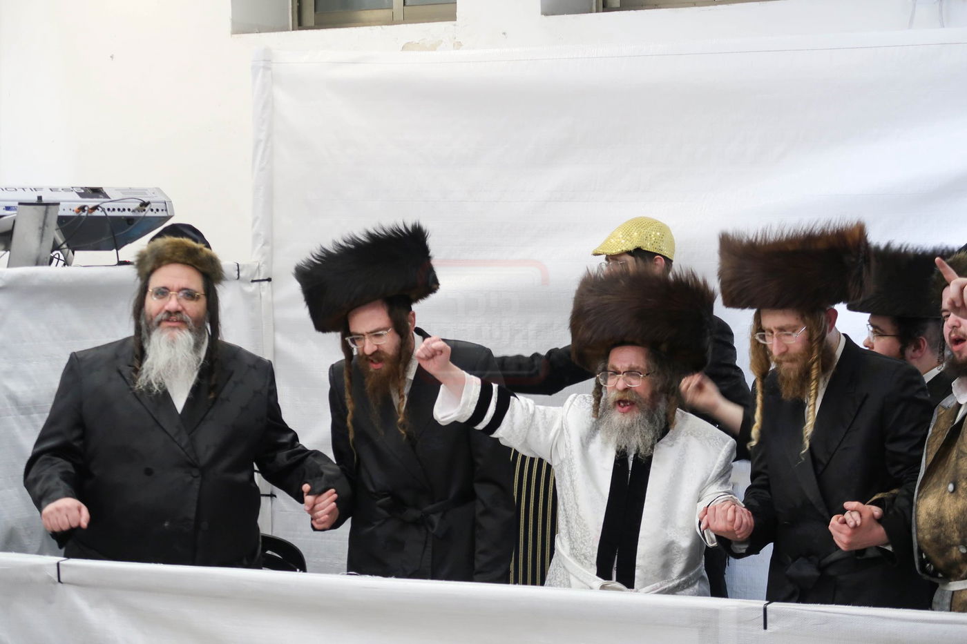 פורים בחצה"ק קרעטשניף סיגעט