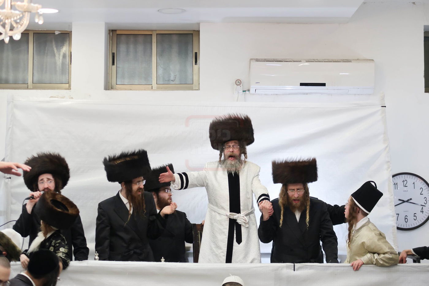 פורים בחצה"ק קרעטשניף סיגעט