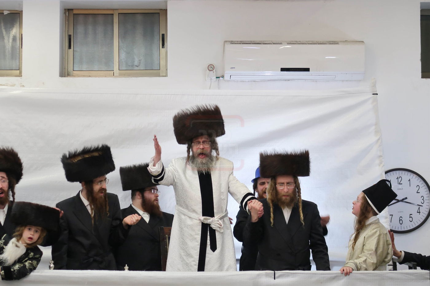 פורים בחצה"ק קרעטשניף סיגעט