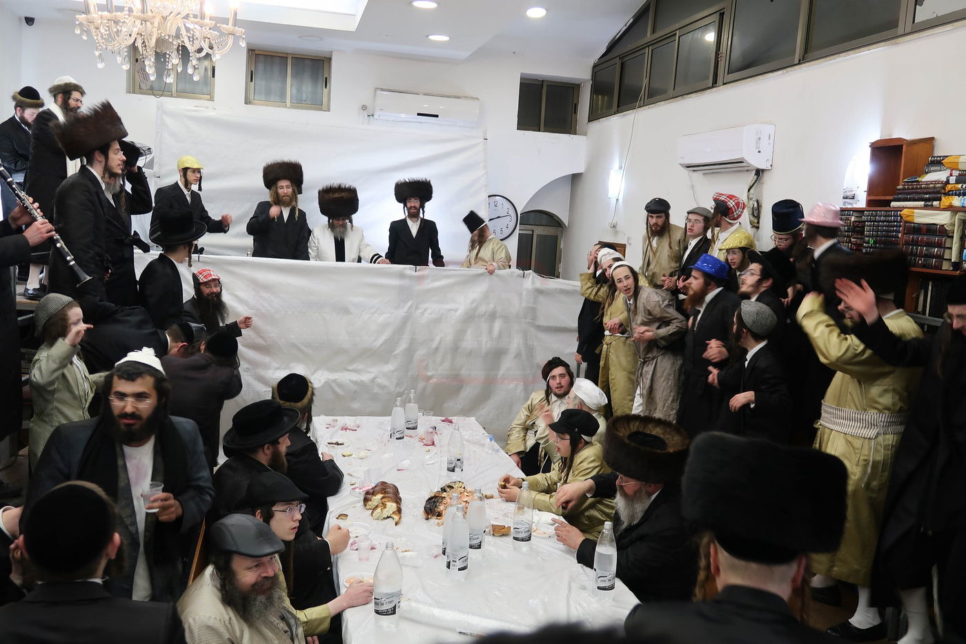 פורים בחצה"ק קרעטשניף סיגעט