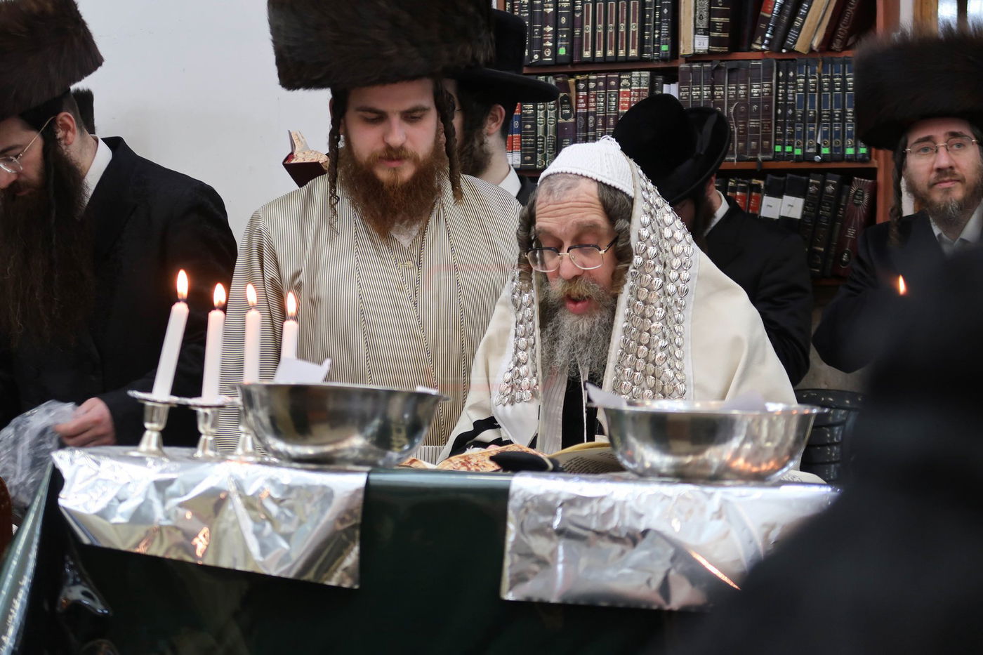 פורים בחצה"ק קרעטשניף סיגעט