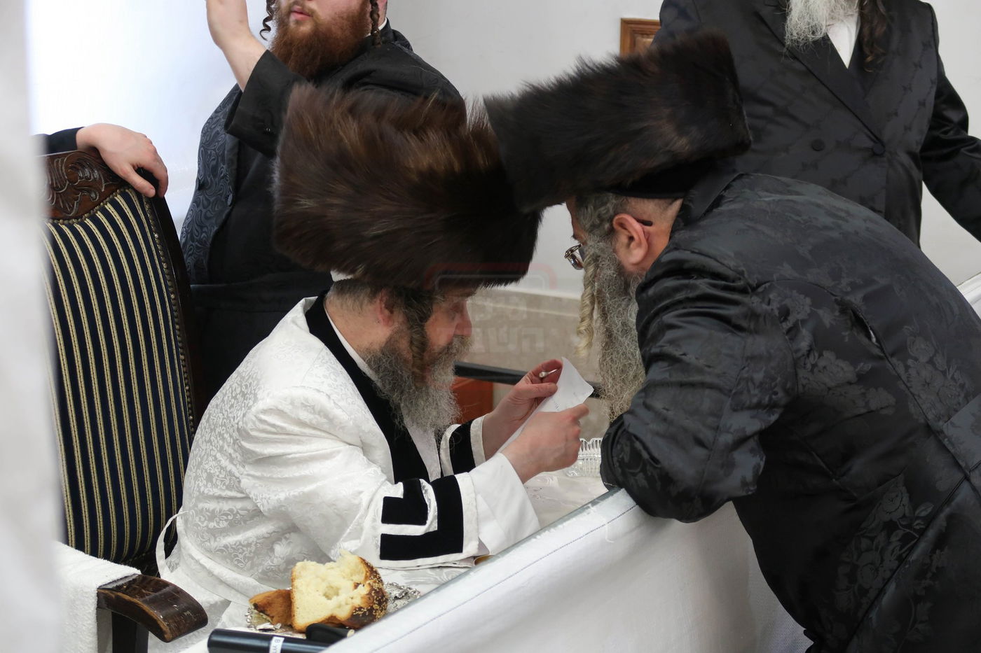 פורים בחצה"ק קרעטשניף סיגעט