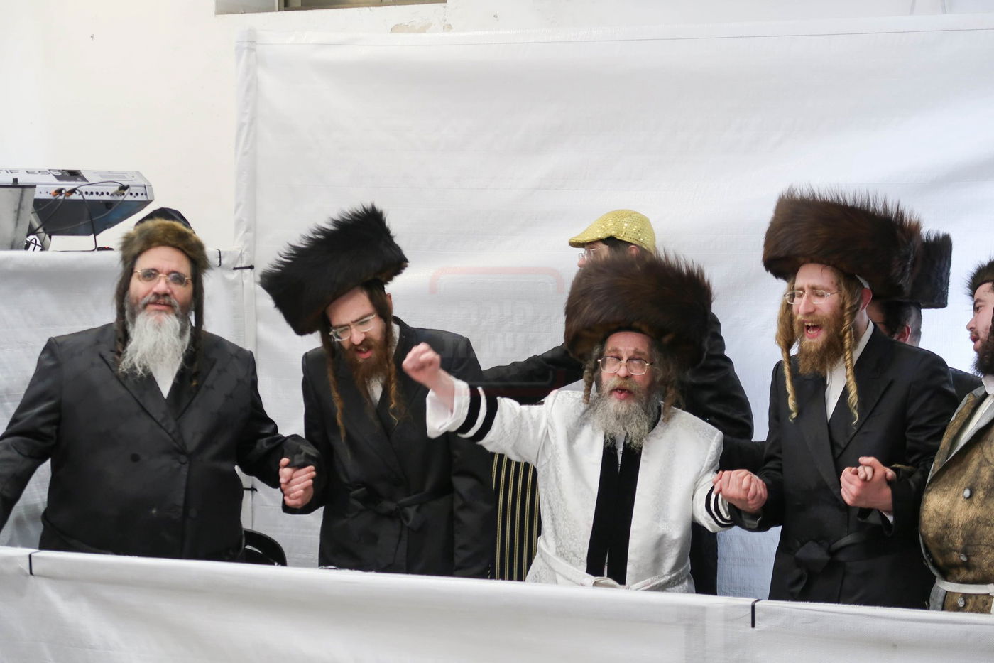 פורים בחצה"ק קרעטשניף סיגעט