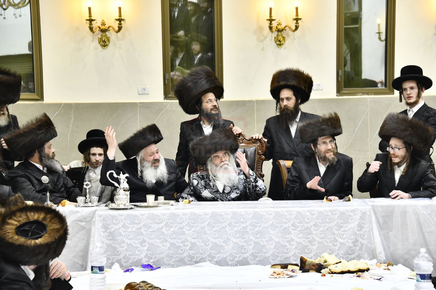 פורים בחצה"ק קרעטשניף י-ם