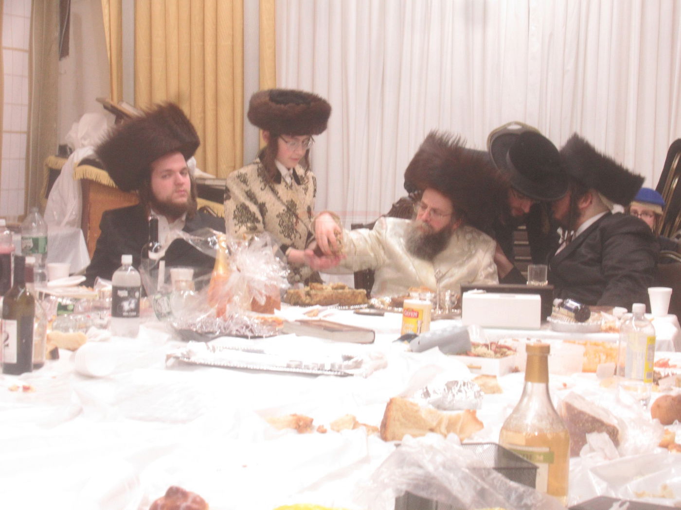 פורים בחצה"ק קרעטשניף סיגעט ווילאמסבורג