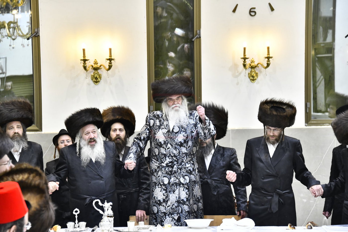 פורים בחצה"ק קרעטשניף י-ם