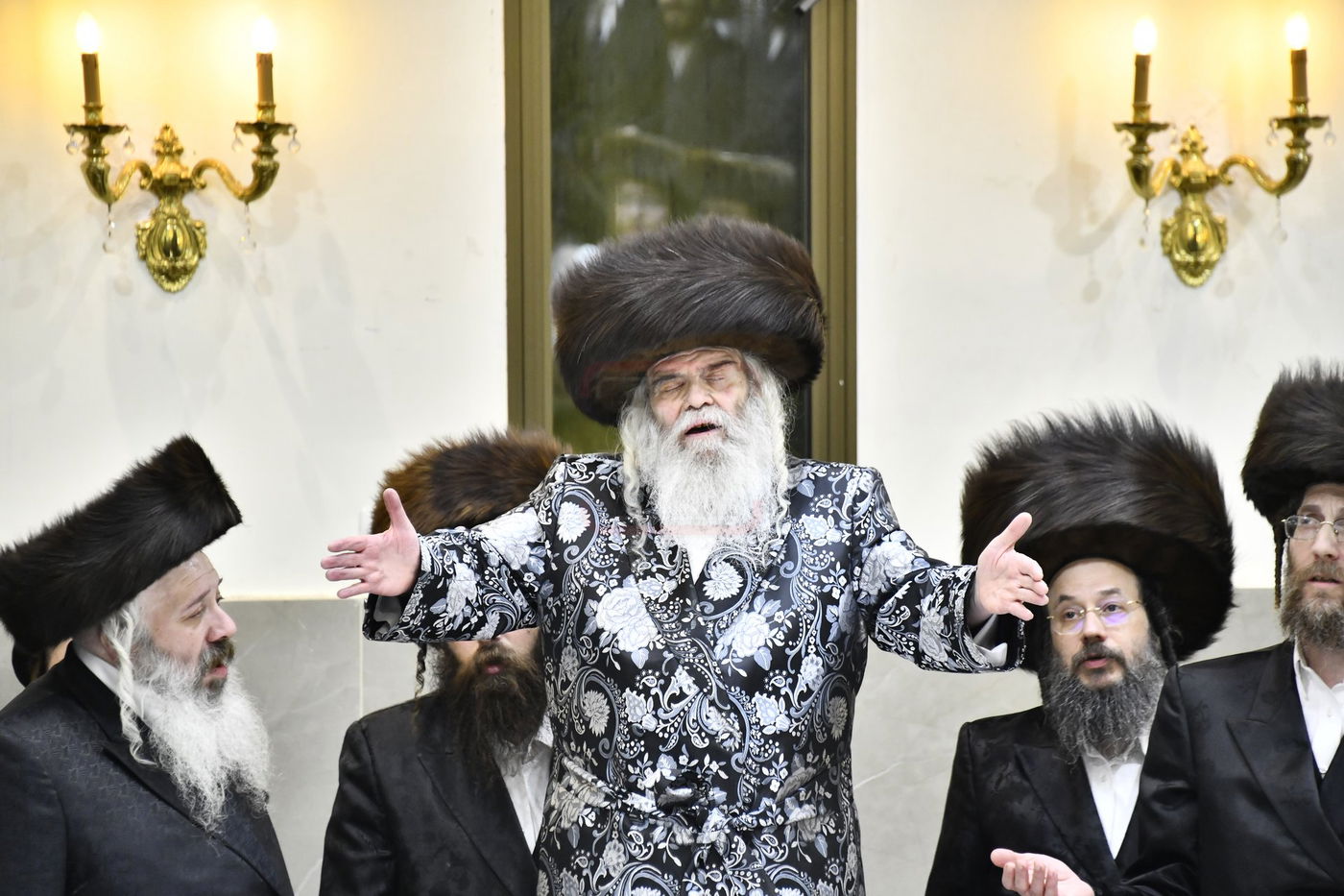 פורים בחצה"ק קרעטשניף י-ם