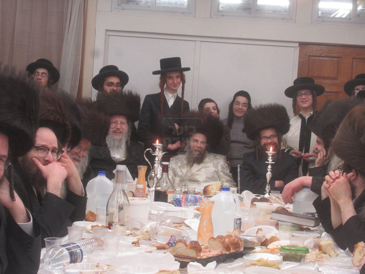 פורים בחצה"ק קרעטשניף סיגעט ווילאמסבורג