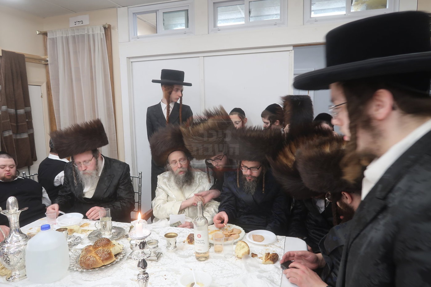 פורים בחצה"ק קרעטשניף סיגעט ווילאמסבורג