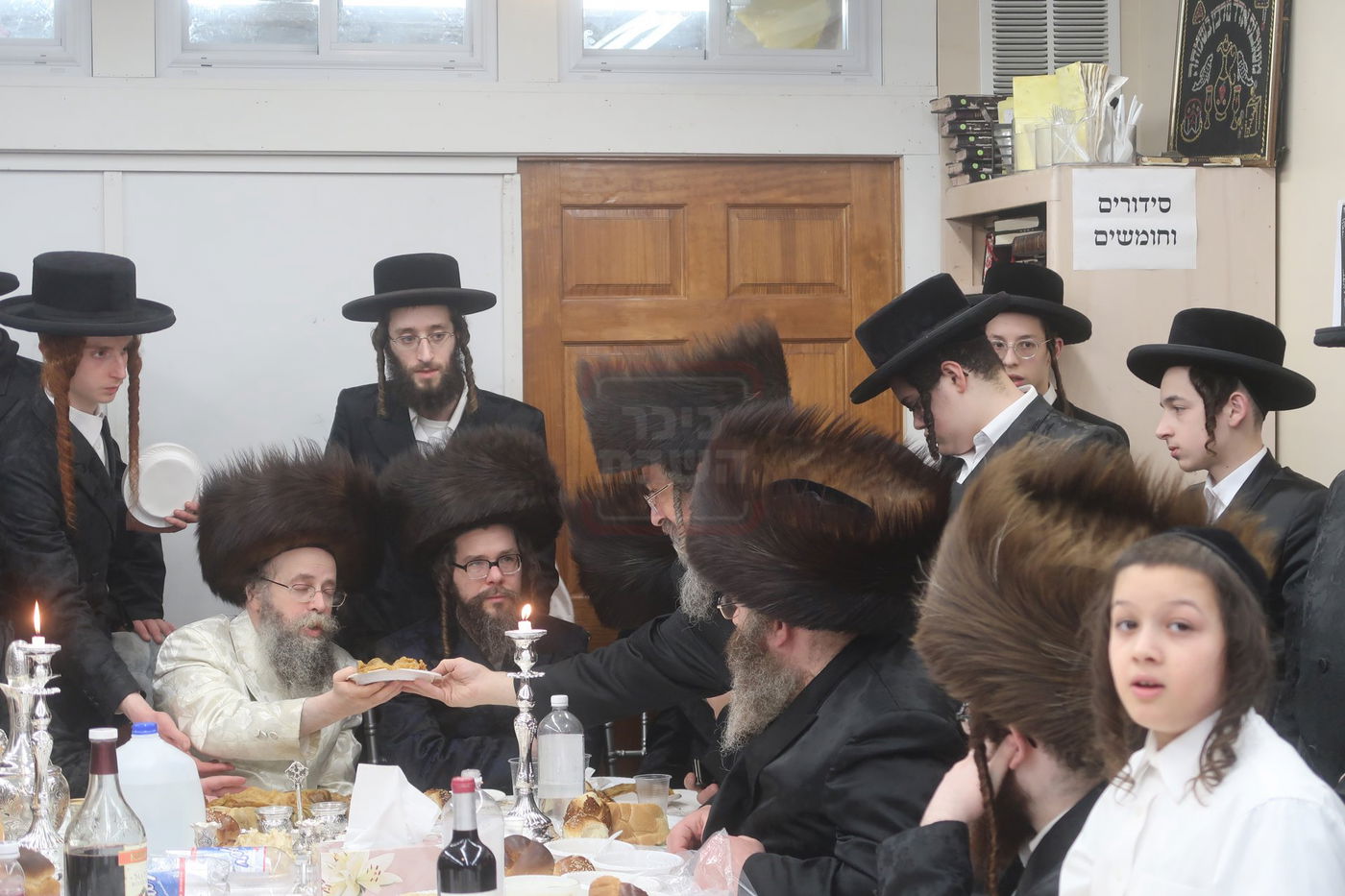 פורים בחצה"ק קרעטשניף סיגעט ווילאמסבורג