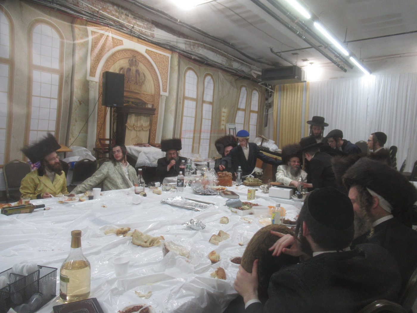 פורים בחצה"ק קרעטשניף סיגעט ווילאמסבורג